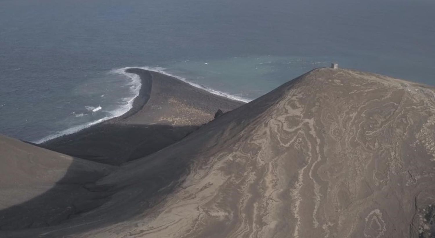 Surtsey, la isla más joven del planeta que nadie puede visitar