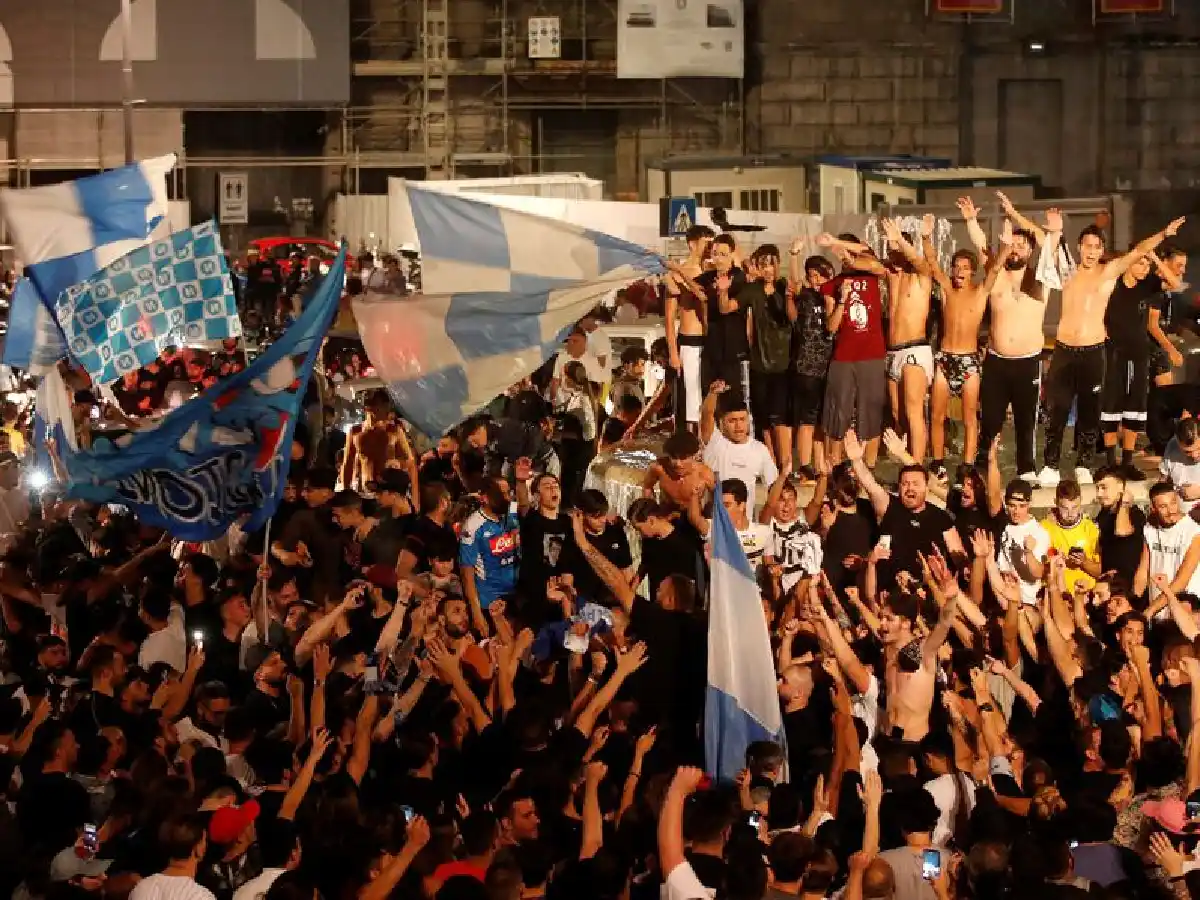 Temen rebrote de coronavirus por festejo de hinchas