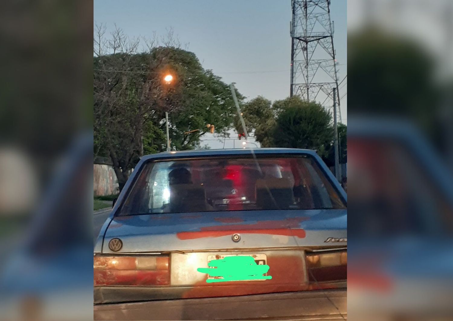 No se ven los semáforos de Salta y Juan B. Justo 