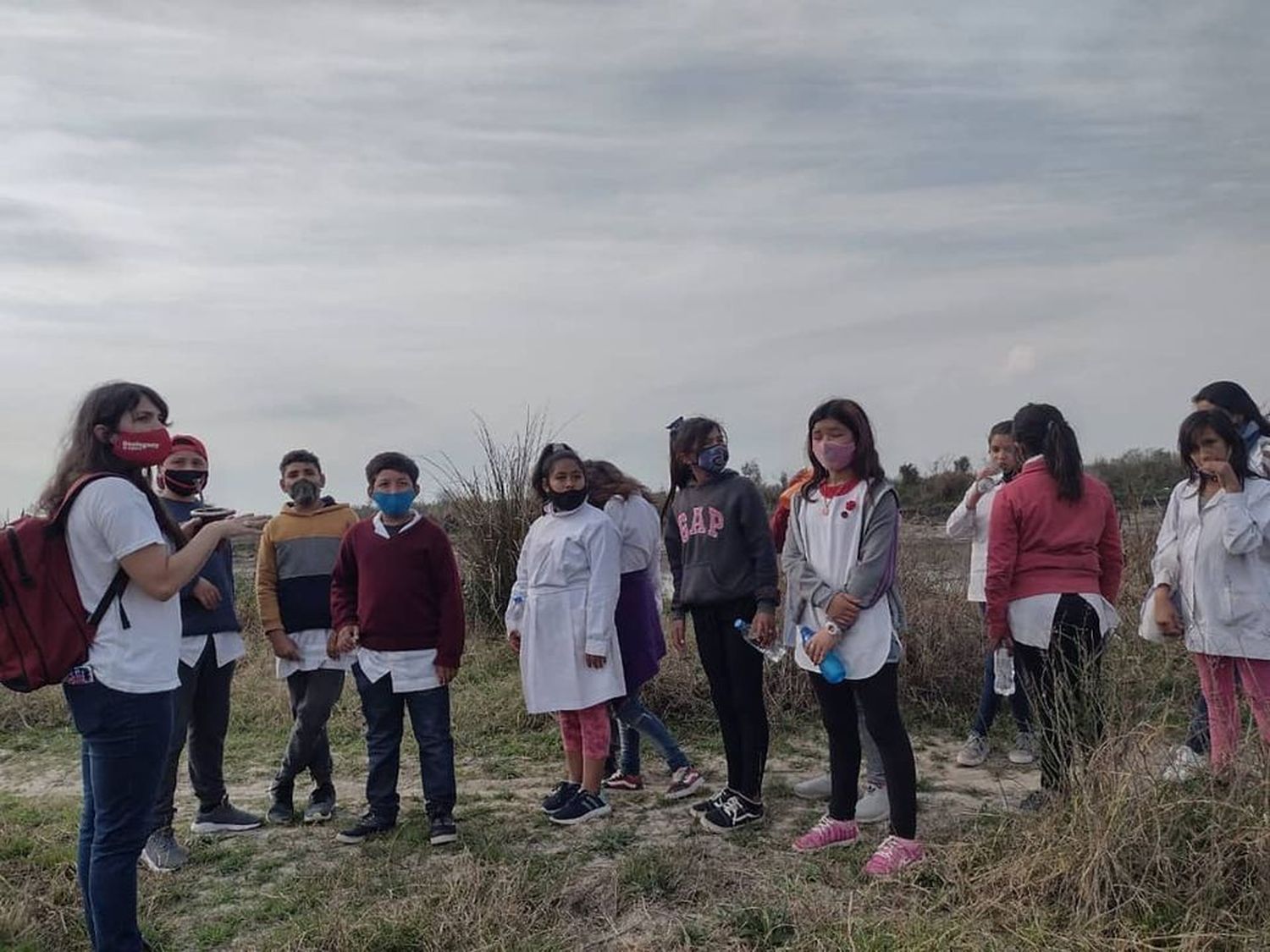 Alumnos de la Escuela Soldado Gómez recorrieron el Sendero 