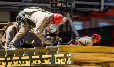 Según informe de la UBA, el 72% de los empleados argentinos cobra menos de $1 millón