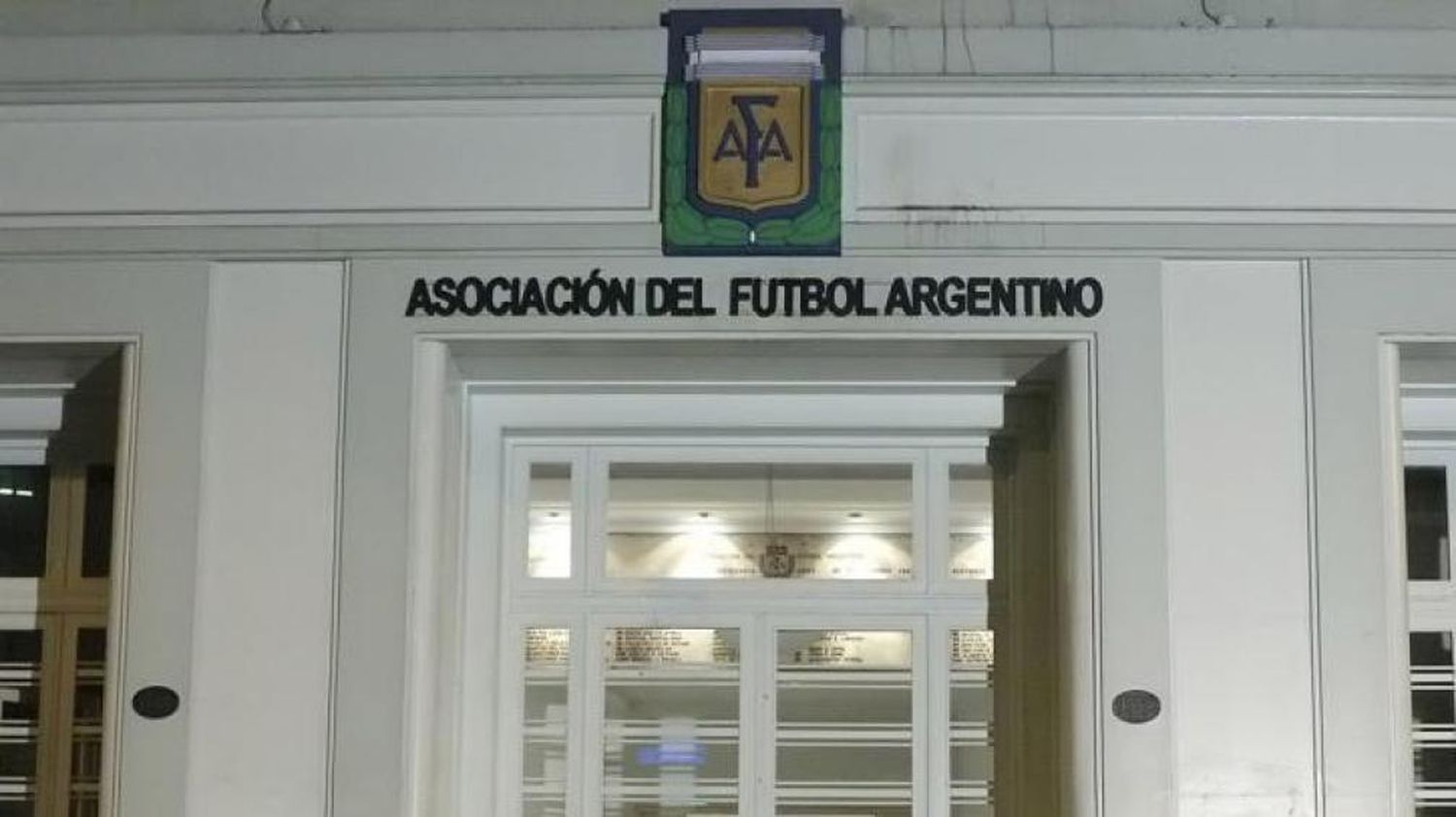 Por disposición de la FIFA, el 28 de abril habrá elecciones en AFA