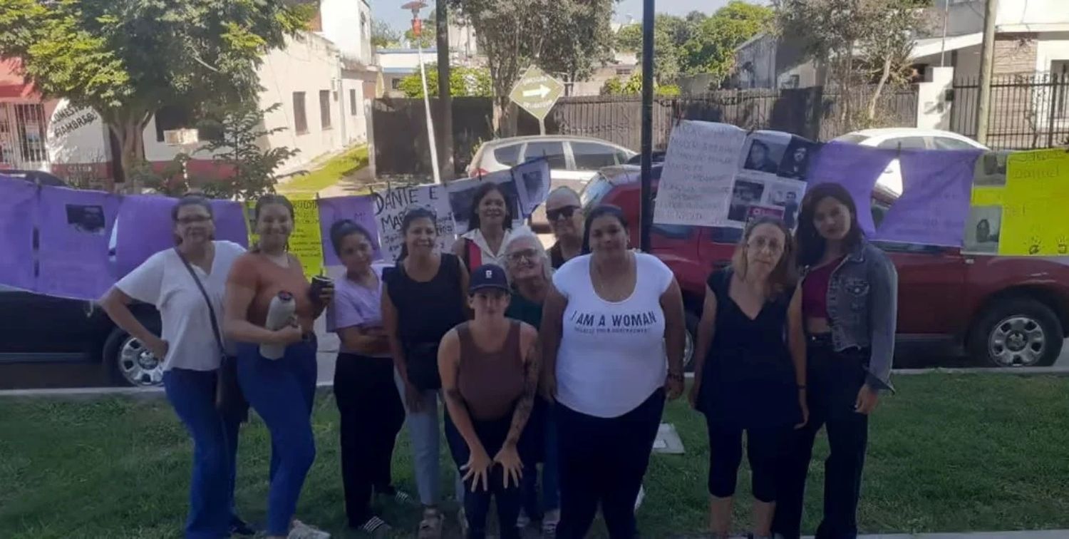 La Red de Madres al frente del pedido.