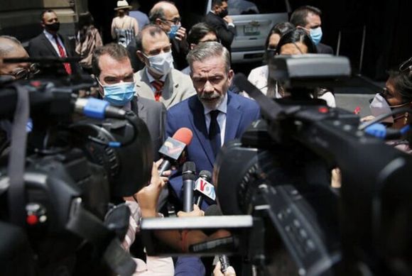 Diálogo en México: Blyde aspira alivio a la crisis humanitaria y el regreso a la democracia