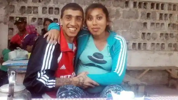Con su bebé en brazos, salió de la celda y dijo que había matado a su mujer