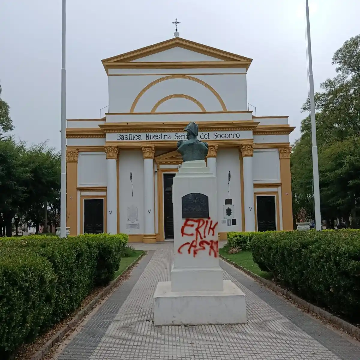 Así está el busto del Libertador de América. don José de San Martín.