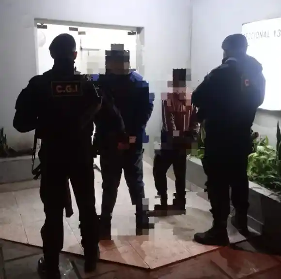 Robo fallido: atraparon a una pareja que rompió el vidrio de una casa para robar