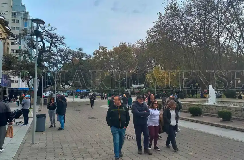 Nubes, humedad y viento del sur con ráfagas de 60 kilómetros