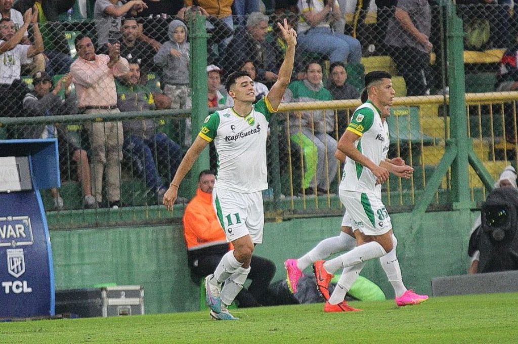 Defensa y Justicia venció a Colón 2 a 0 en Florencio Varela