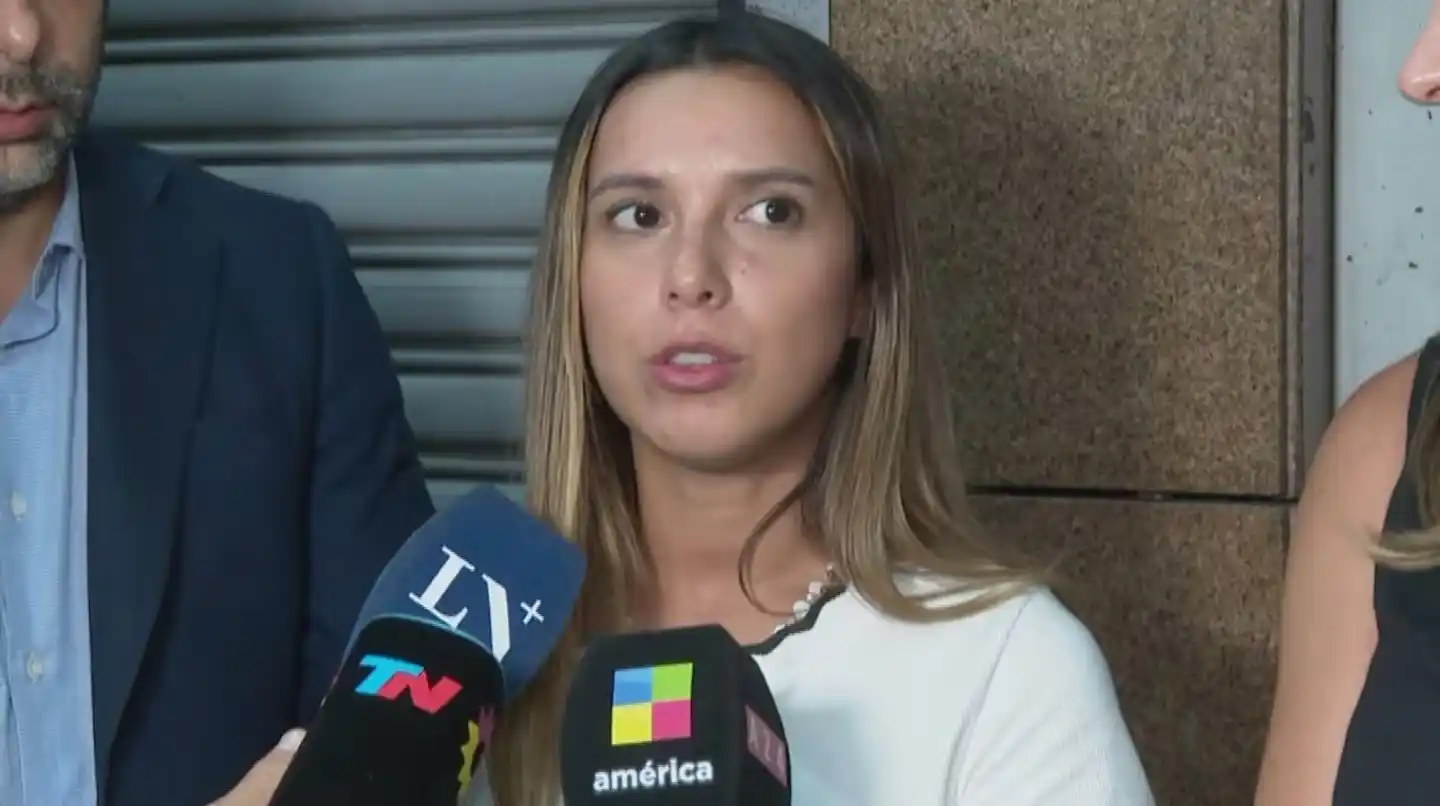 Agostina Páez demorará al menos dos semanas en regresar al país tras ser detenida en Brasil por realizar gestos racistas.