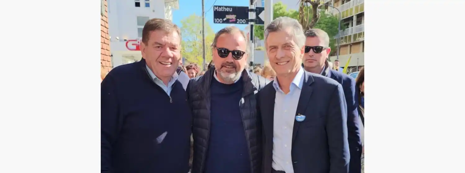 Macri visitó Mar del Plata y recorrió Alem junto a Montenegro