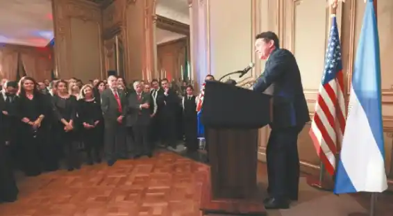 Scioli, Macri y Massa enviaron representantes al brindis por la Independencia de Estados Unidos
