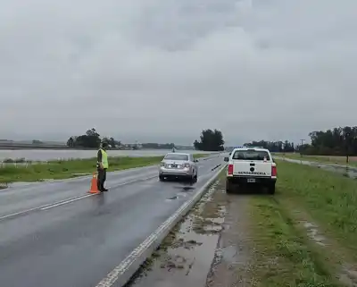 Desbordó el arroyo El Crespo, en un tramo de la Ruta 226 que une Balcarce con Tandil