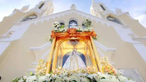 DÍA DE LA PATRONA DE ORIENTE: el mar de Venezuela es más azul para  honrar a la Virgen del Valle