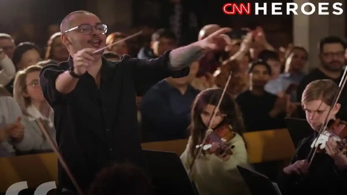 MÚSICO VENEZOLANO Ron Davis Álvarez fue designado «HÉROE CNN 2024»: por su programa de orquestas para niños refugiados