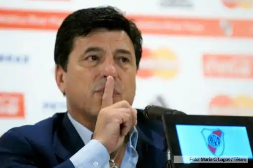 Allanaron la casa y las oficinas de Passarella por su gestión en River
