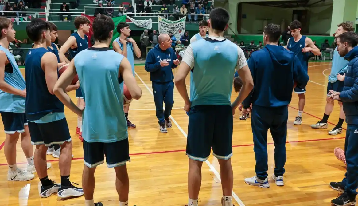 Los chicos encaran la recta final de cara al torneo continental en busca del boleto al Mundial.