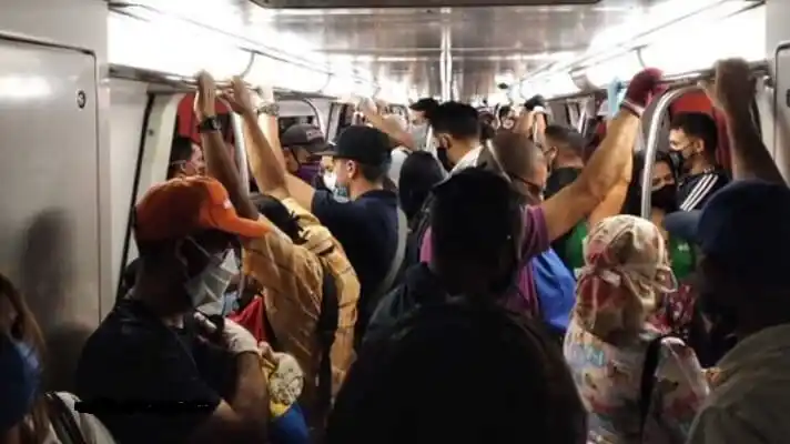 LA COVID-19 acecha en el Metro de Caracas: falta de medidas de bioseguridad pone en peligro la salud de los usuarios