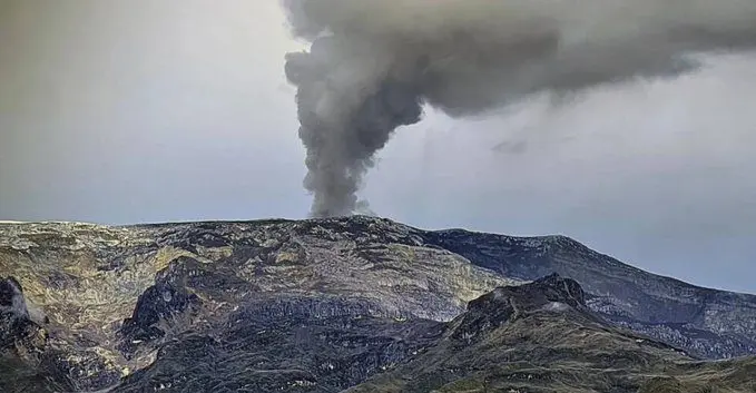 ¡RECOMENDACIÓN DE COLOMBIA! Evacuar poblados cercanos a volcán Nevado del Ruiz