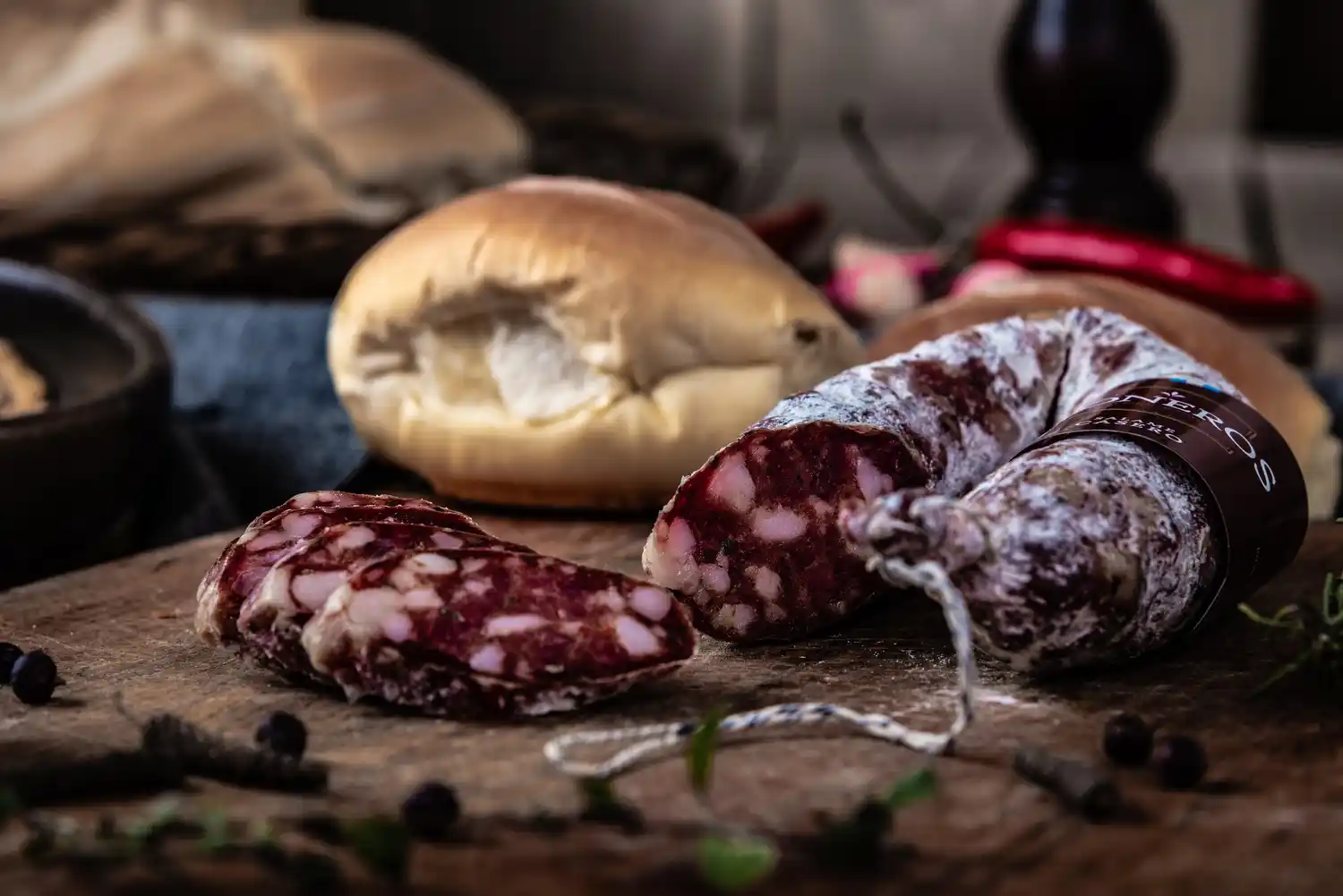 Pioneros: embutidos y salazones “naturalmente tandileros”