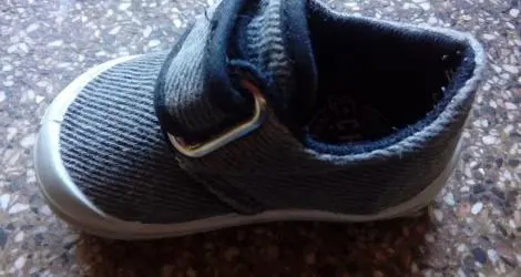 Zapatilla encontrada en calle Sarmiento