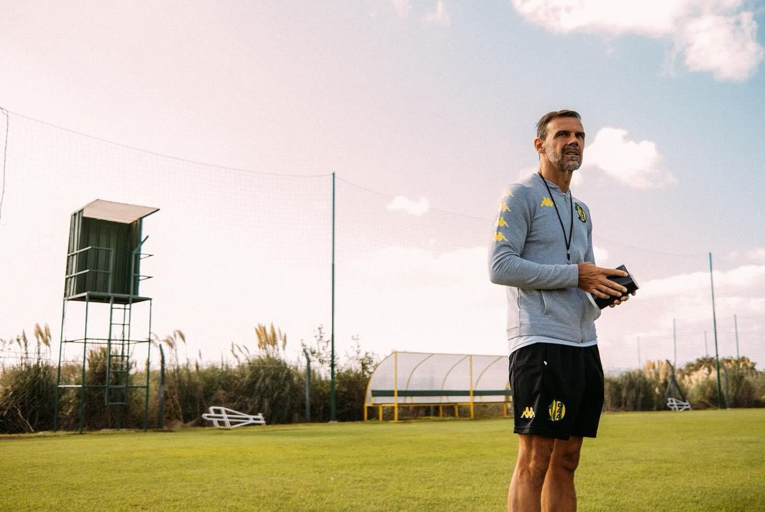 Andrés Yllana en el predio del “Tiburón”. (Foto: Prensa Aldosivi)