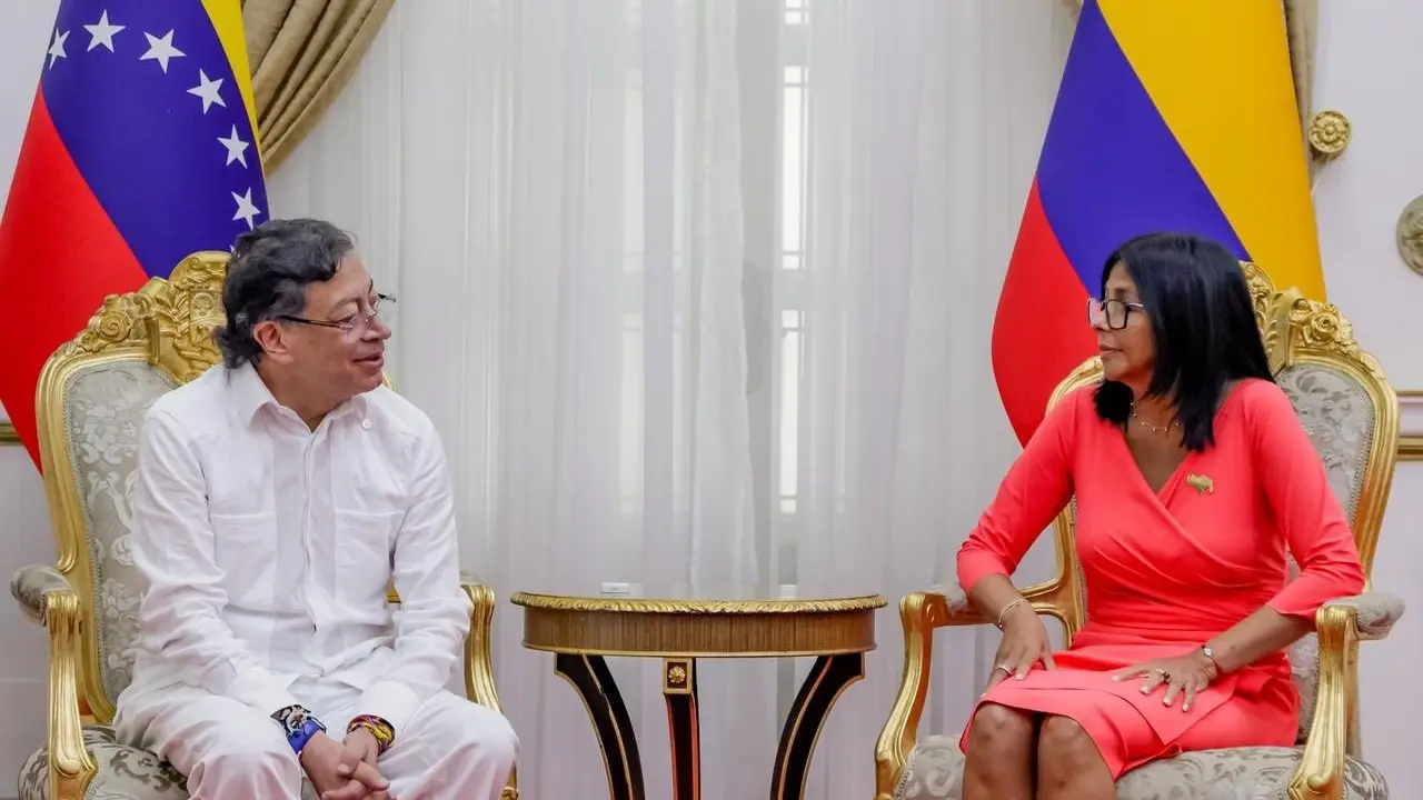 Petro habló con Delcy Rodríguez sobre seguridad, defensa y relaciones bilaterales en reunión en Caracas