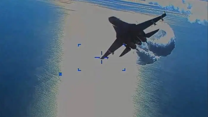 EEUU publica imágenes de caza ruso lanzando combustible sobre su dron