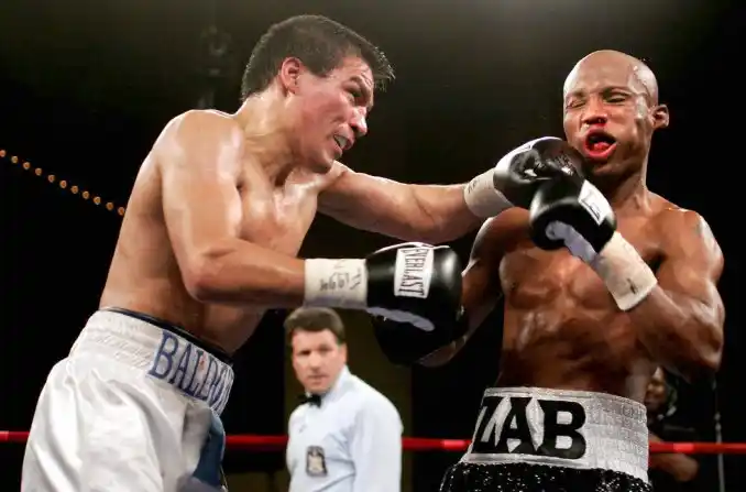 Ex campeón fue detenido por el presunto abuso sexual de su hija