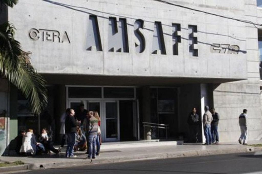 Amsafe rechazó cualquier intento de avanzar contra los puestos de trabajo docente