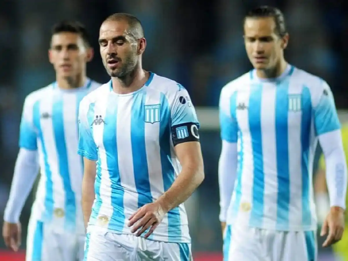 Racing, con seis cambios y dos dudas para volver al Cilindro ante Godoy Cruz