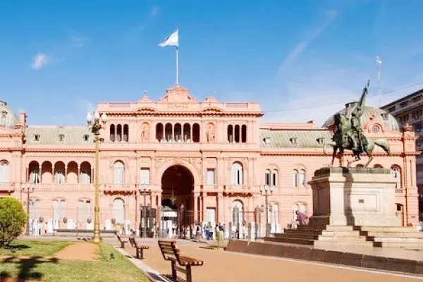 El Gobierno entra en una semana clave: dólar, inflación y pulseada en el Congreso