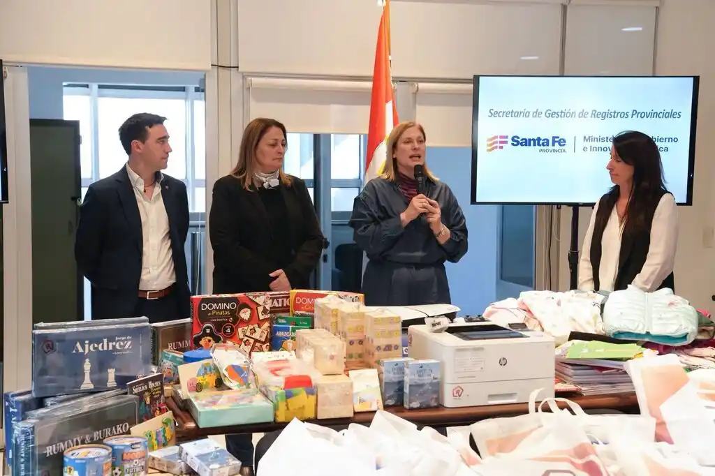 Scaglia entregó al Hospital de Niños de Rosario elementos adquiridos con recursos obtenidos de las subastas de bienes decomisados al delito.