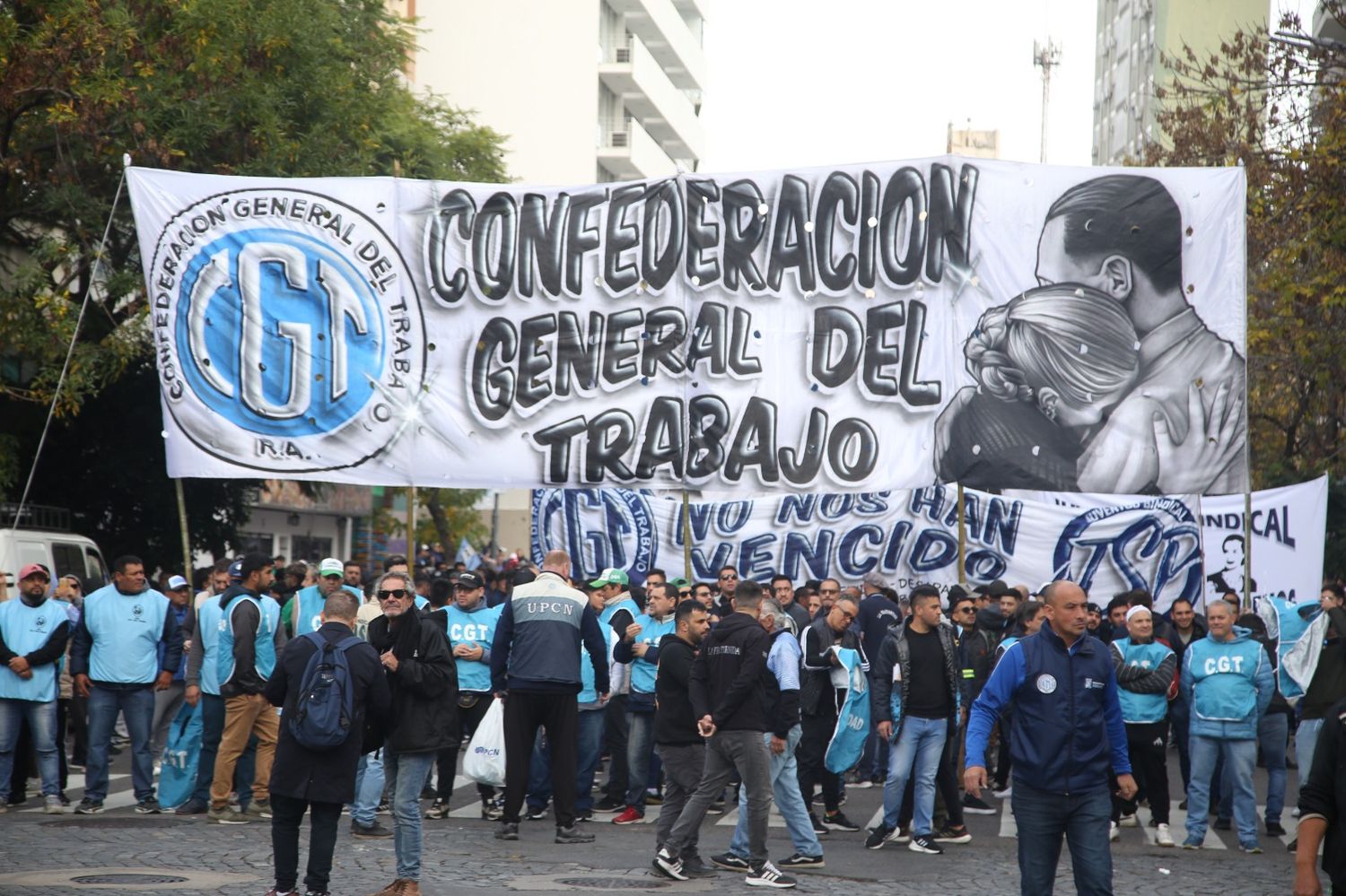 La CGT y la izquierda salen a protestar contra la Ley Bases.