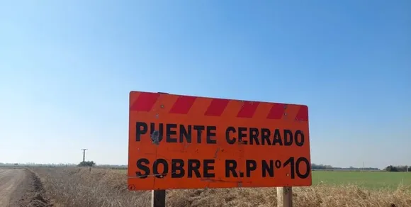 Vialidad Provincial cerró el puente sobre la Ruta 10, entre Sarmiento y Soutomayor: ¿por qué motivo?
