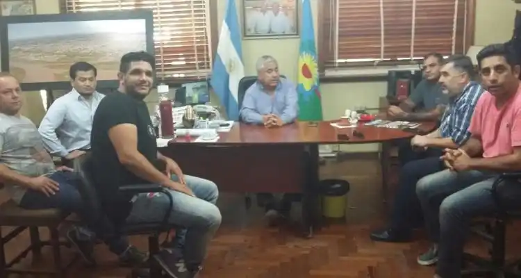 Gobierno acordó bono de mil pesos para los municipales