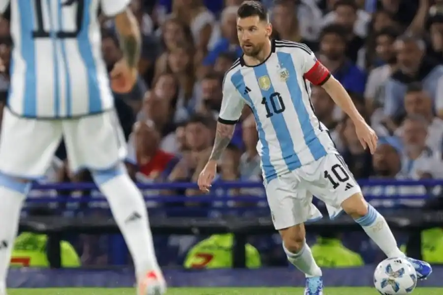 Eliminatorias 2023: la Selección Argentina entrenó a puertas cerradas pensando en Brasil