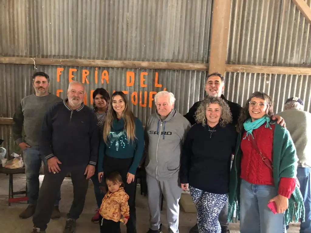 Integrantes de la Sociedad de Fomento de Azucena, durante la 1era Feria del Chapaleofú.