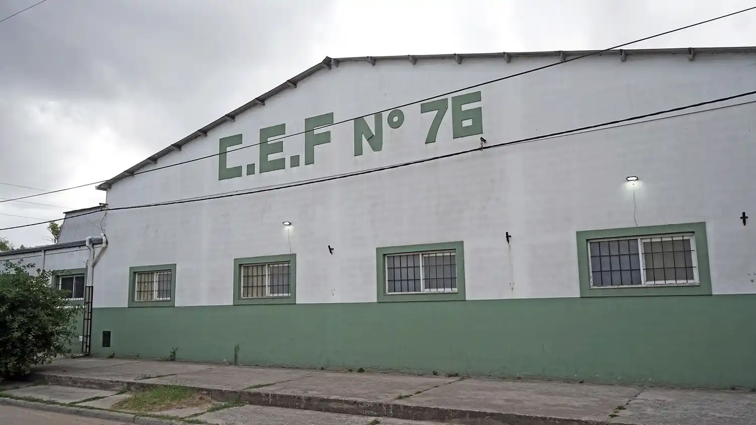 CEF Nº 76. Se ilusiona con reabrir el SUM