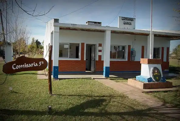 Quiso robarles cuando salían de su casa y fue detenido 