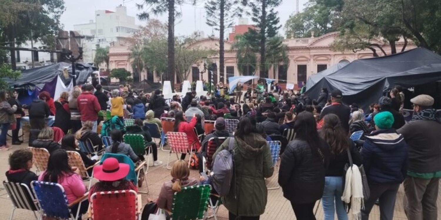 Misiones | Docentes seguirán de paro hasta el 5 de Julio