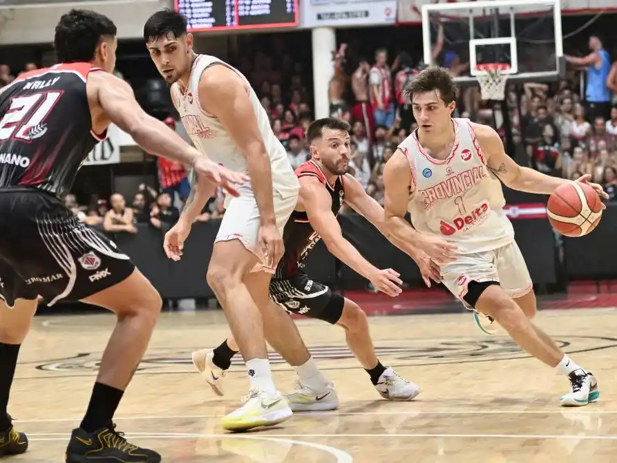 El Tricolor, además, enfiló su tercera derrota seguida en 2026 luego de perder con el líder Provincial de Rosario por 70-83.