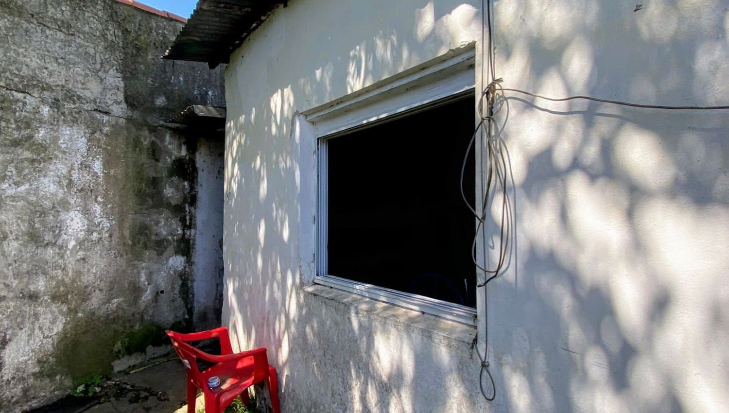 Ingresó a una vivienda y se llevó frazadas, vasos y una ventana