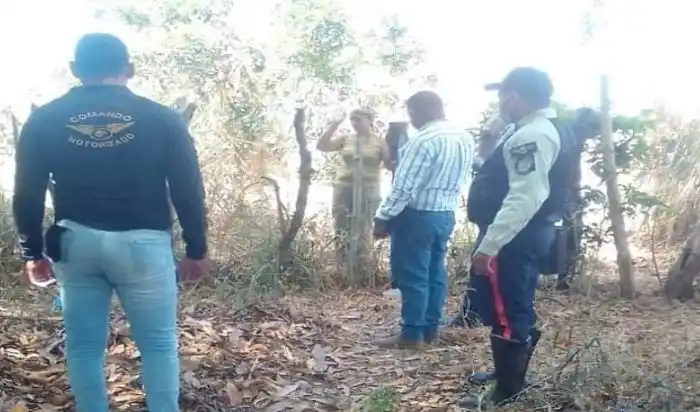 ¡UN PERRO LLEVABA LA CABEZA EN LA BOCA! Localizan desmembrado a un bebé en Valle de La Pascua