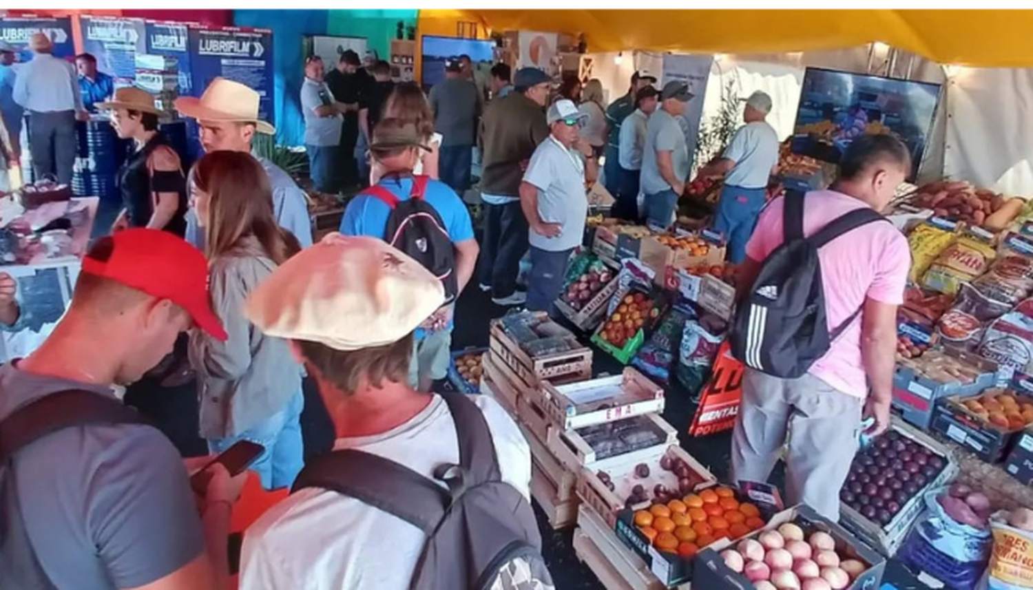 Con mermeladas, cítricos y regionales, San Pedro presentó su stand en Expoagro