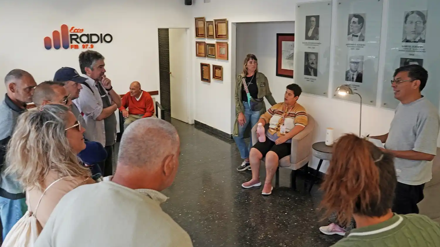 Juan José Flores relata parte de la historia de Ecos Diarios a los visitantes