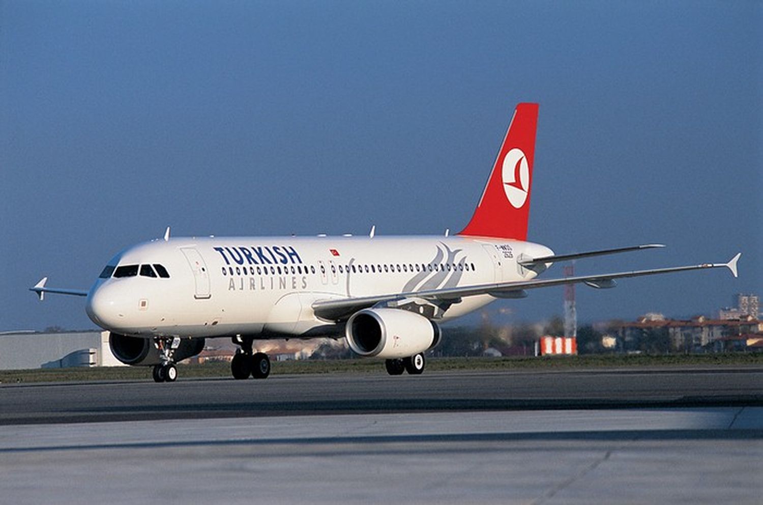 Turkish Airlines suspende sus operaciones en Siria