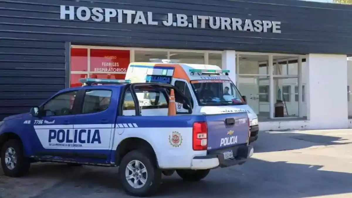 El conductor de la camioneta trasladó a la madre y su bebé al Hospital Iturraspe.