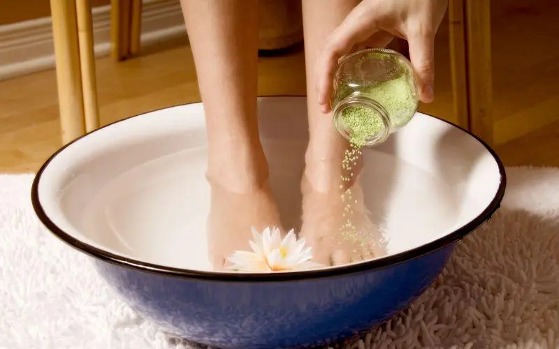 Pediluvio casero con orégano y vinagre (+Detalles)