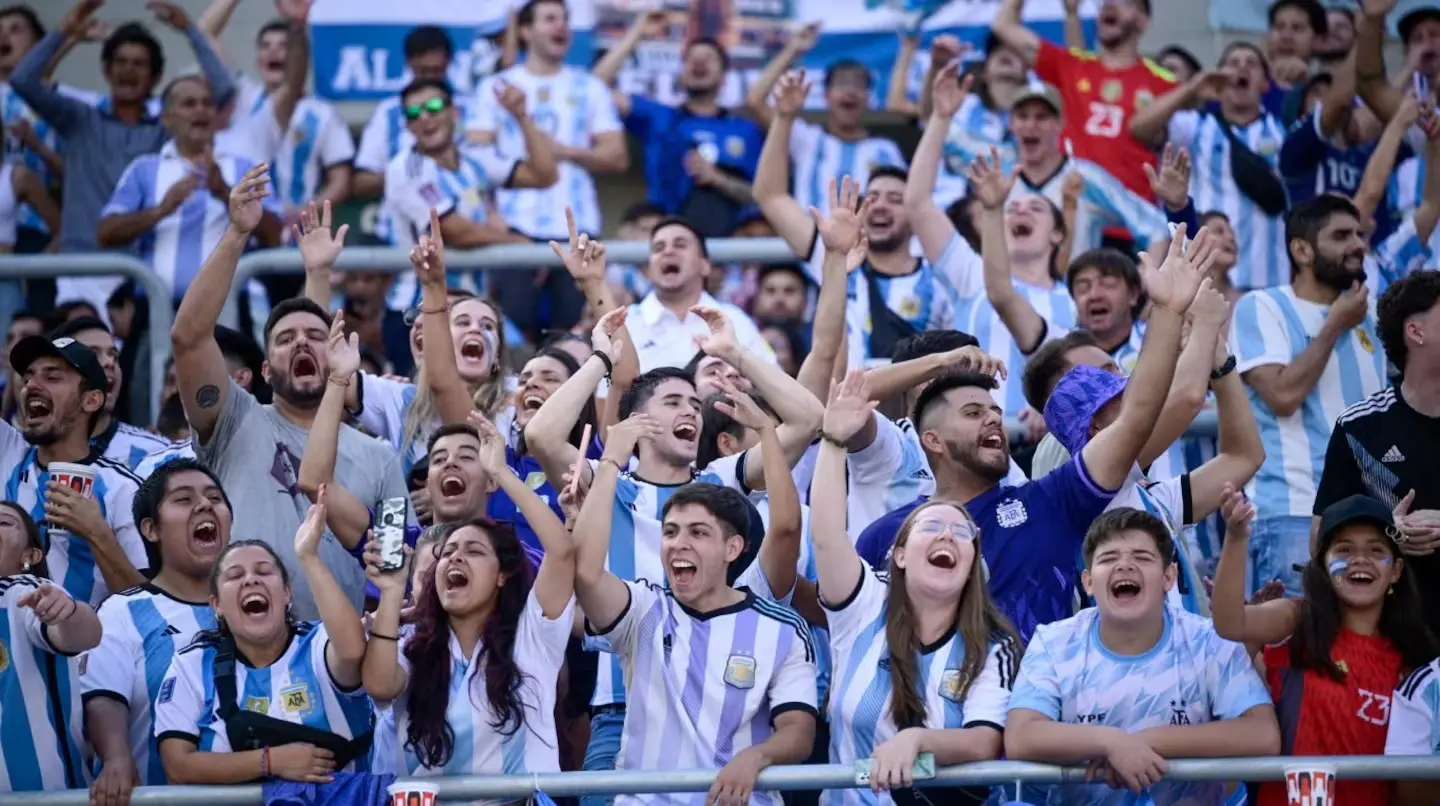 Cuánto le sale a un argentino ser hincha de un club de fútbol.